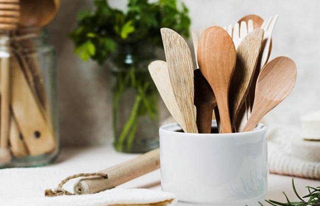 wooden-cutlery-parsley